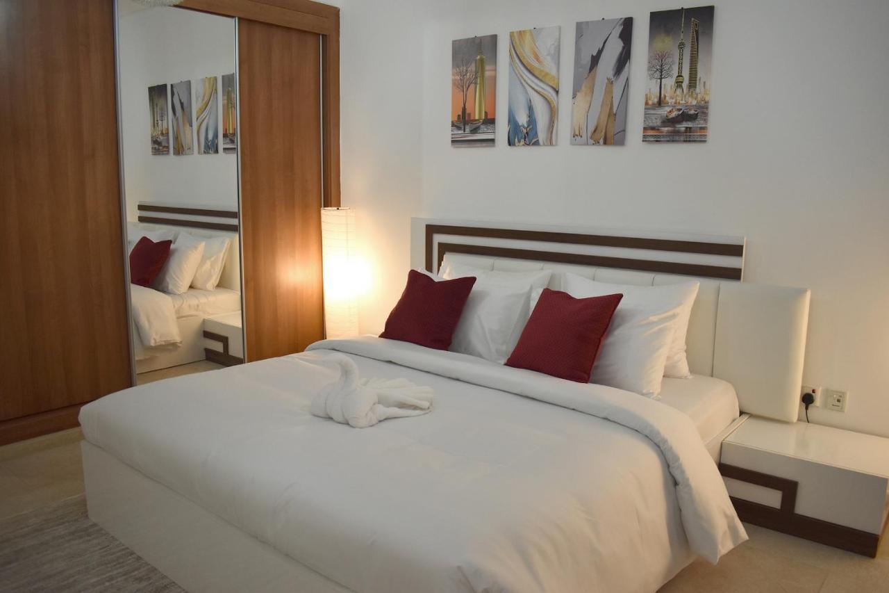 Apartment 4 Bhk *