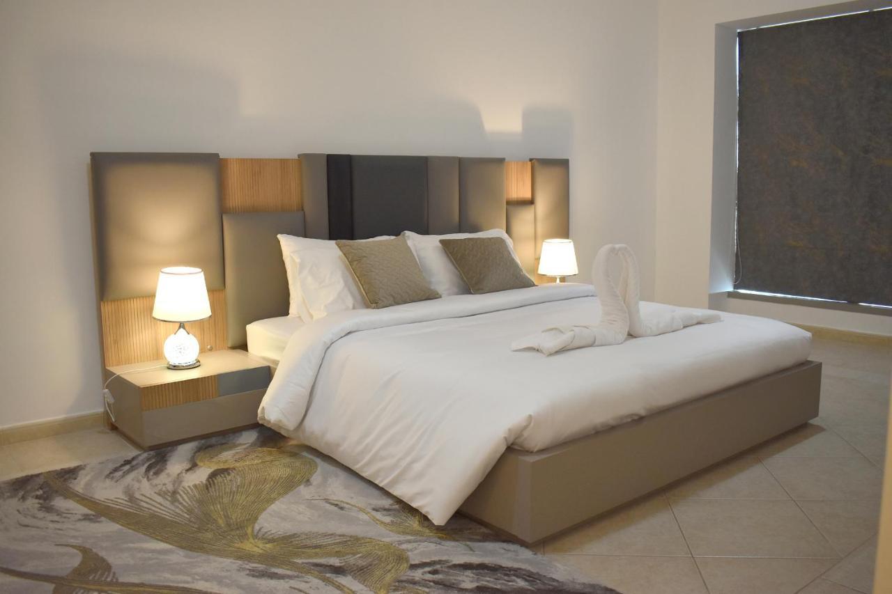 4 Bhk Apartment Dubai