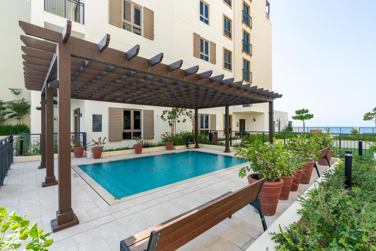 Apartment Ultimate With Big Terrace, Amazing Sunset, Perfect For 4 People Dubai