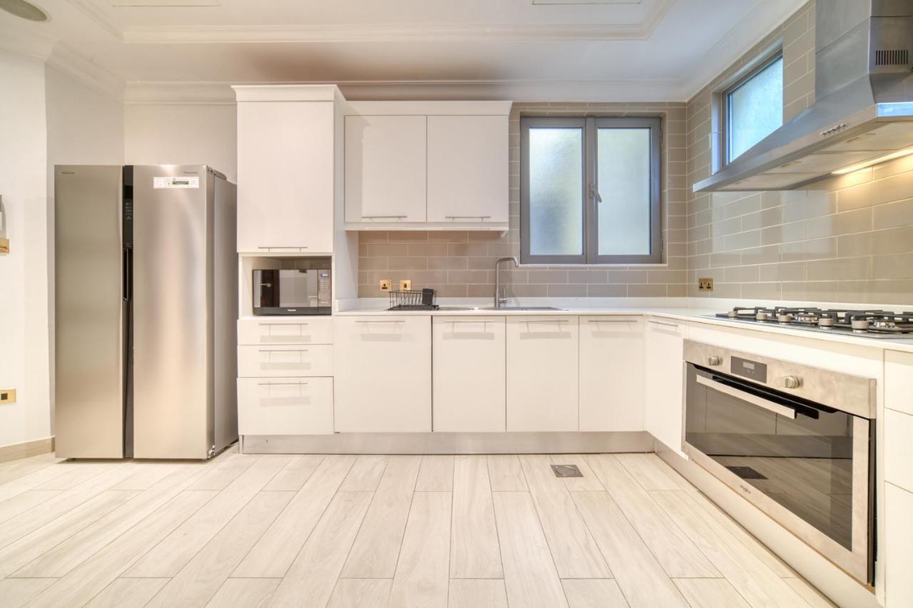 Frond E Villa, Palm Jumeirah - Mint Apartment *