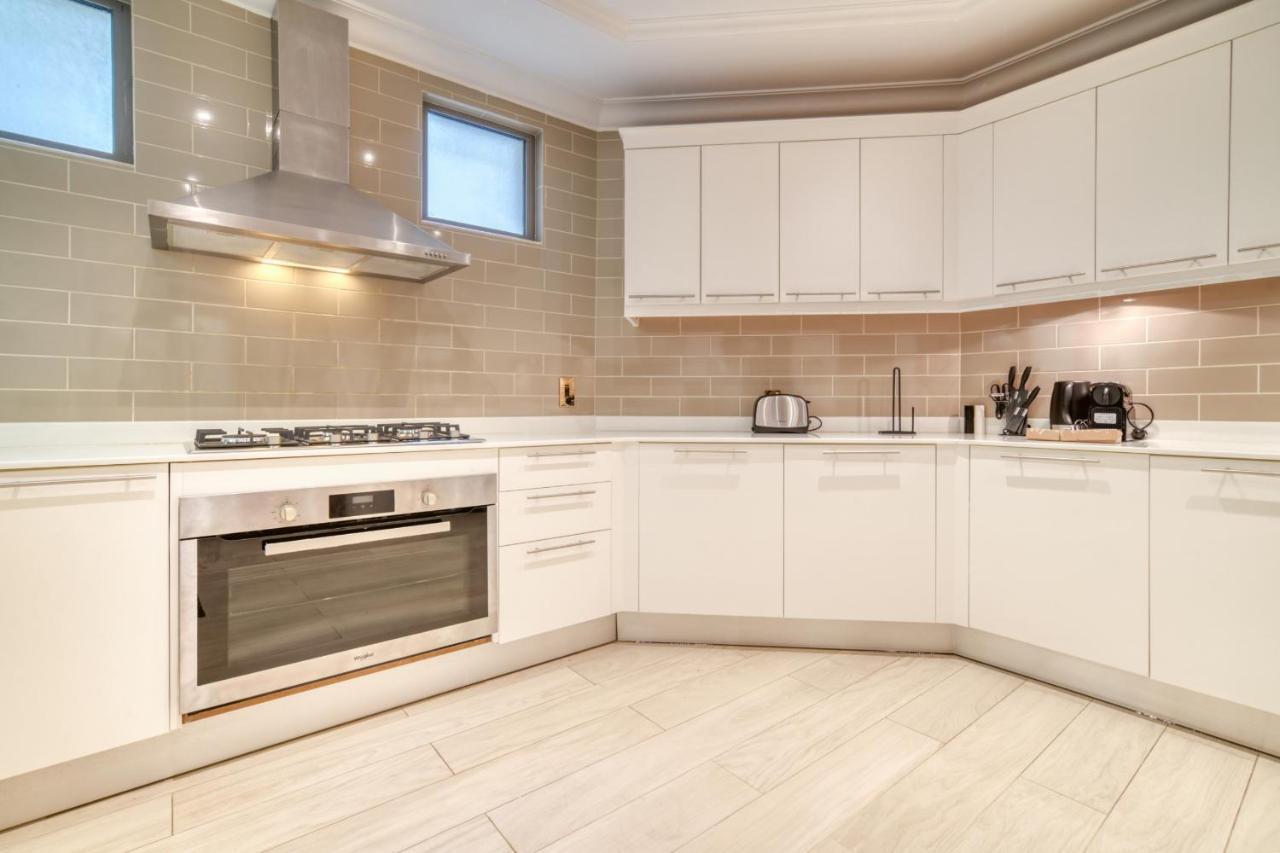 Frond E Villa, Palm Jumeirah - Mint Apartment *
