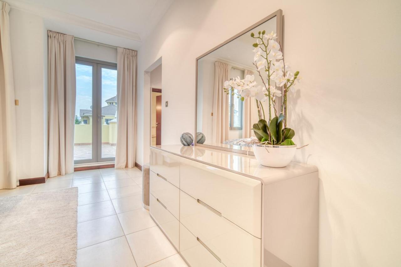Frond E Villa, Palm Jumeirah - Mint Apartment Dubai
