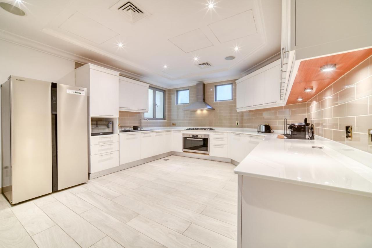 Frond E Villa, Palm Jumeirah - Mint Apartment