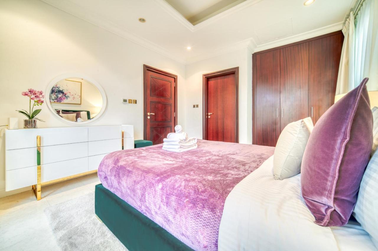 Frond E Villa, Palm Jumeirah - Mint * Dubai