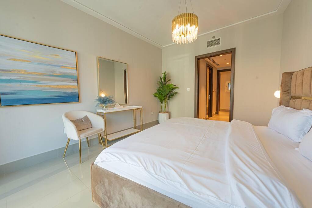 Apartment First Class 2br With Full Burj Khalifa And Fountain View
