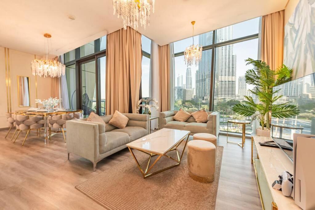 Apartment First Class 2br With Full Burj Khalifa And Fountain View Dubai