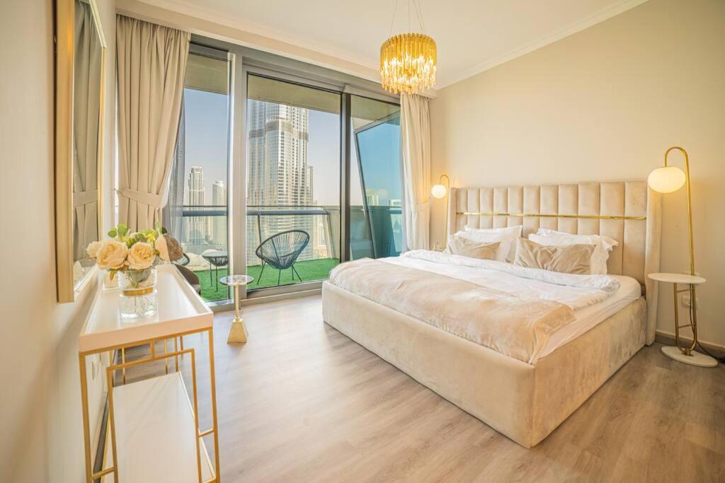 First Class 3br With Full Burj Khalifa And Fountain View Apartment