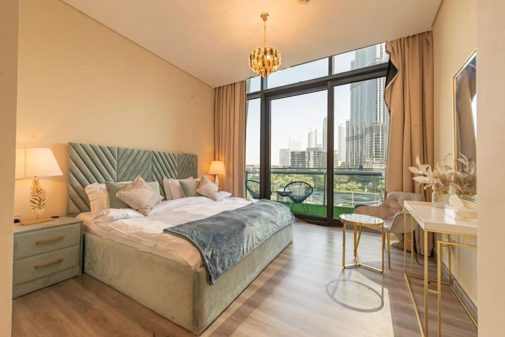 First Class 2br With Full Burj Khalifa And Fountain View Dubai