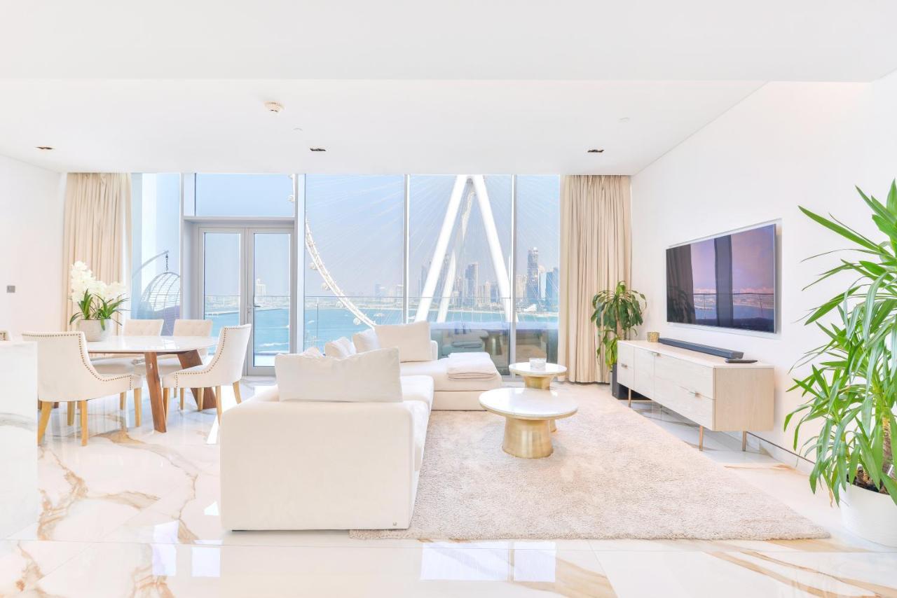 Lavish & Equipped Oceanfront 2 Bedroom Facing Ain Dubai