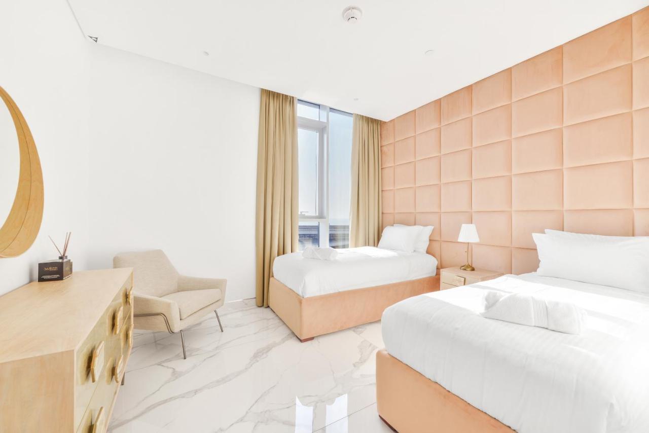 Luxe 3 Bedroom Oceanfront In The Heart Of Bluewaters Island Apartment Dubai