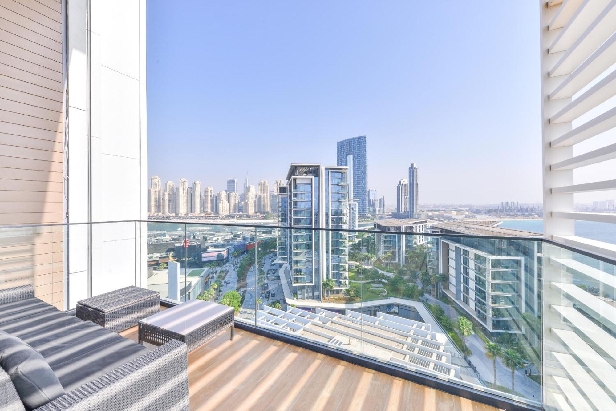 Luxe 3 Bedroom Oceanfront In The Heart Of Bluewaters Island * Dubai