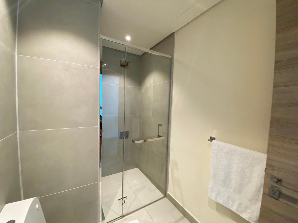 Beautiful Studio In Marina Apartment