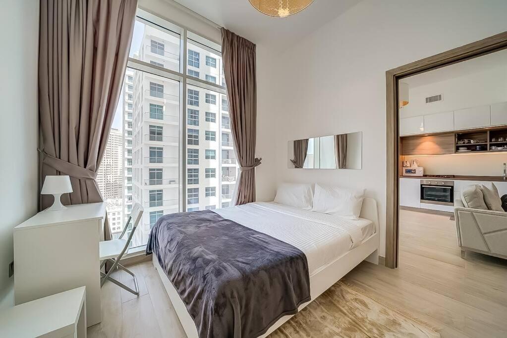 Studio One L Bright And Cozy 2br Dubai