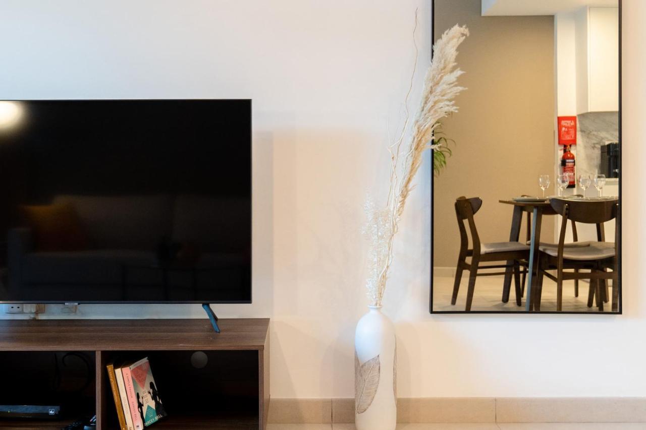 Cozy And Spacious L Big Terrace Apartment