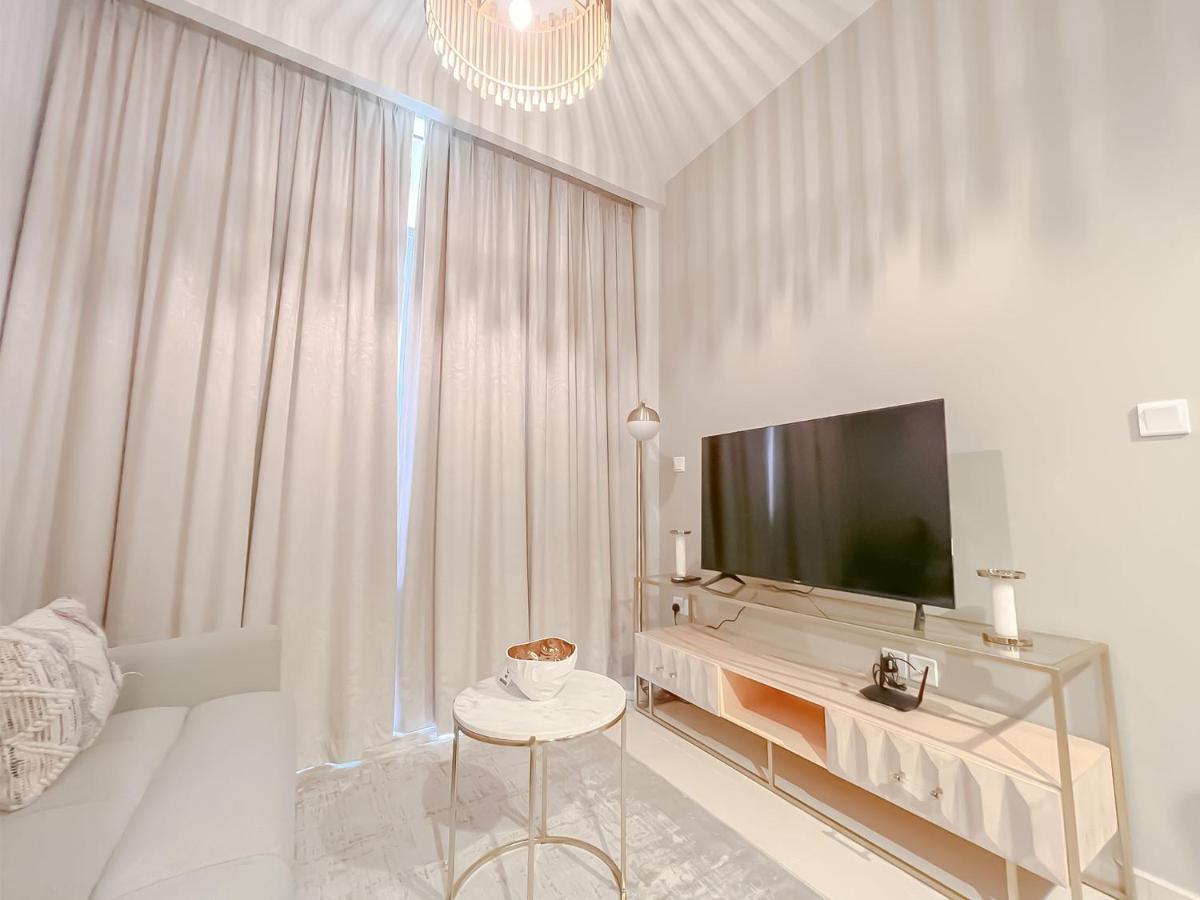 Cosmos Living Business Bay Downtown * Dubai