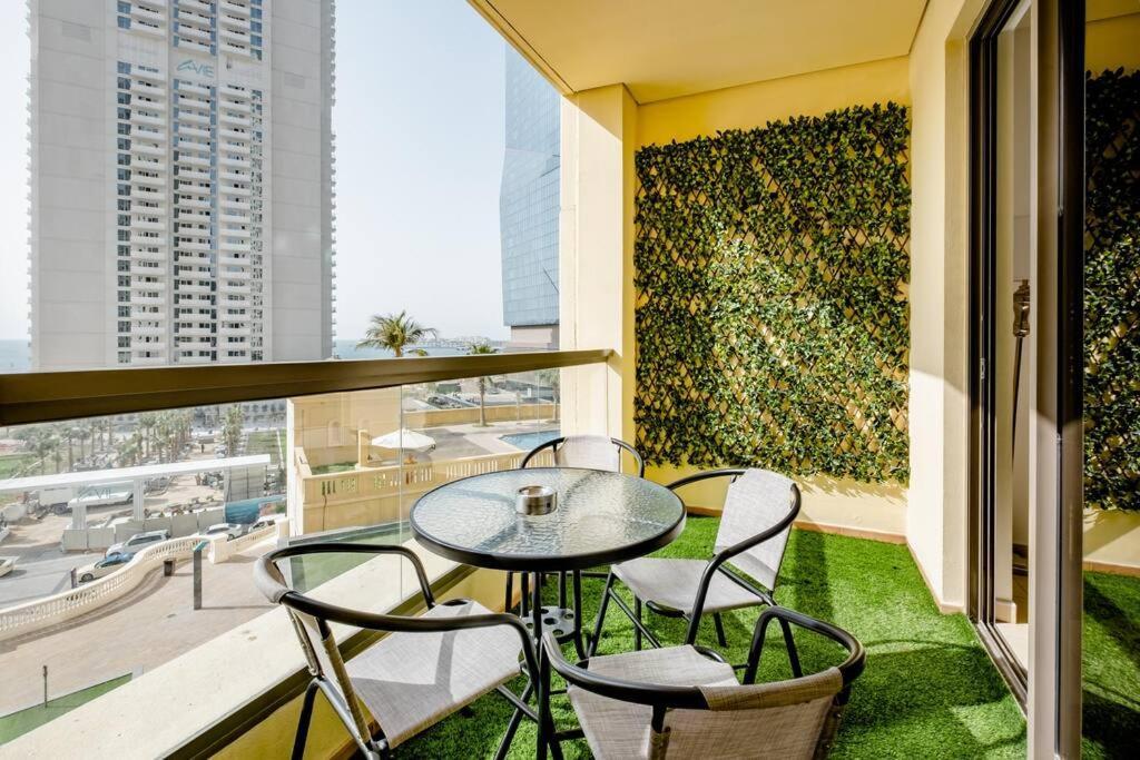 Leen Homes-jbr -spacious 4 Bedroom Guest house