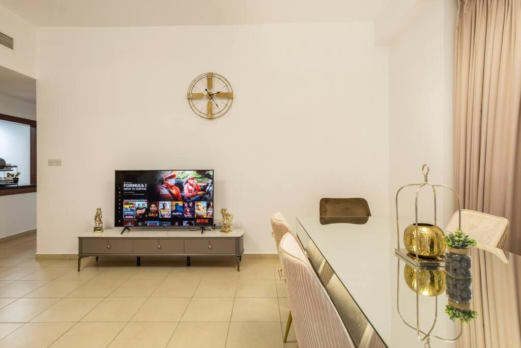 Leen Homes-jbr -spacious 4 Bedroom Guest house Dubai