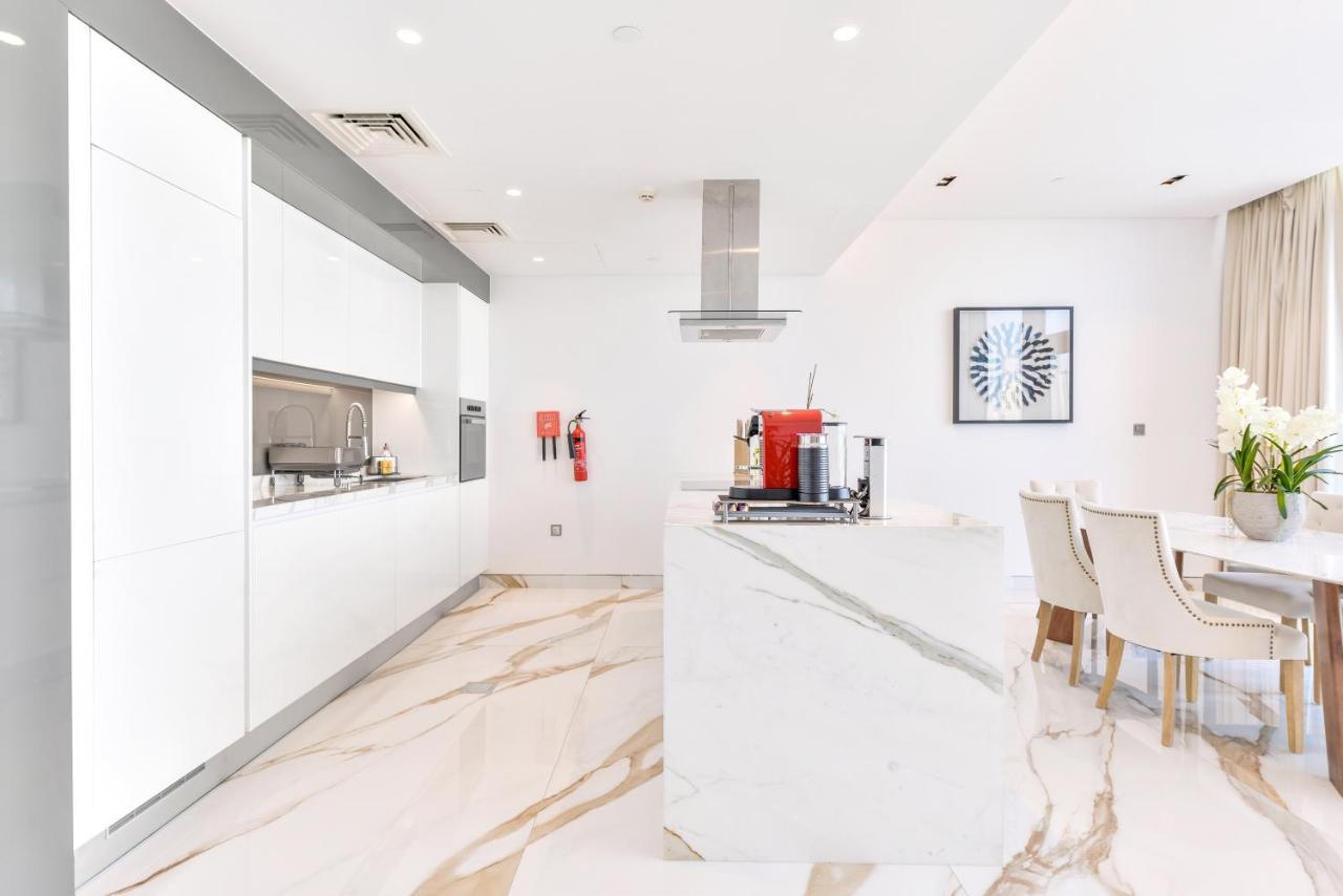 Lavish & Equipped Oceanfront 2 Bedroom Facing Ain Apartment *