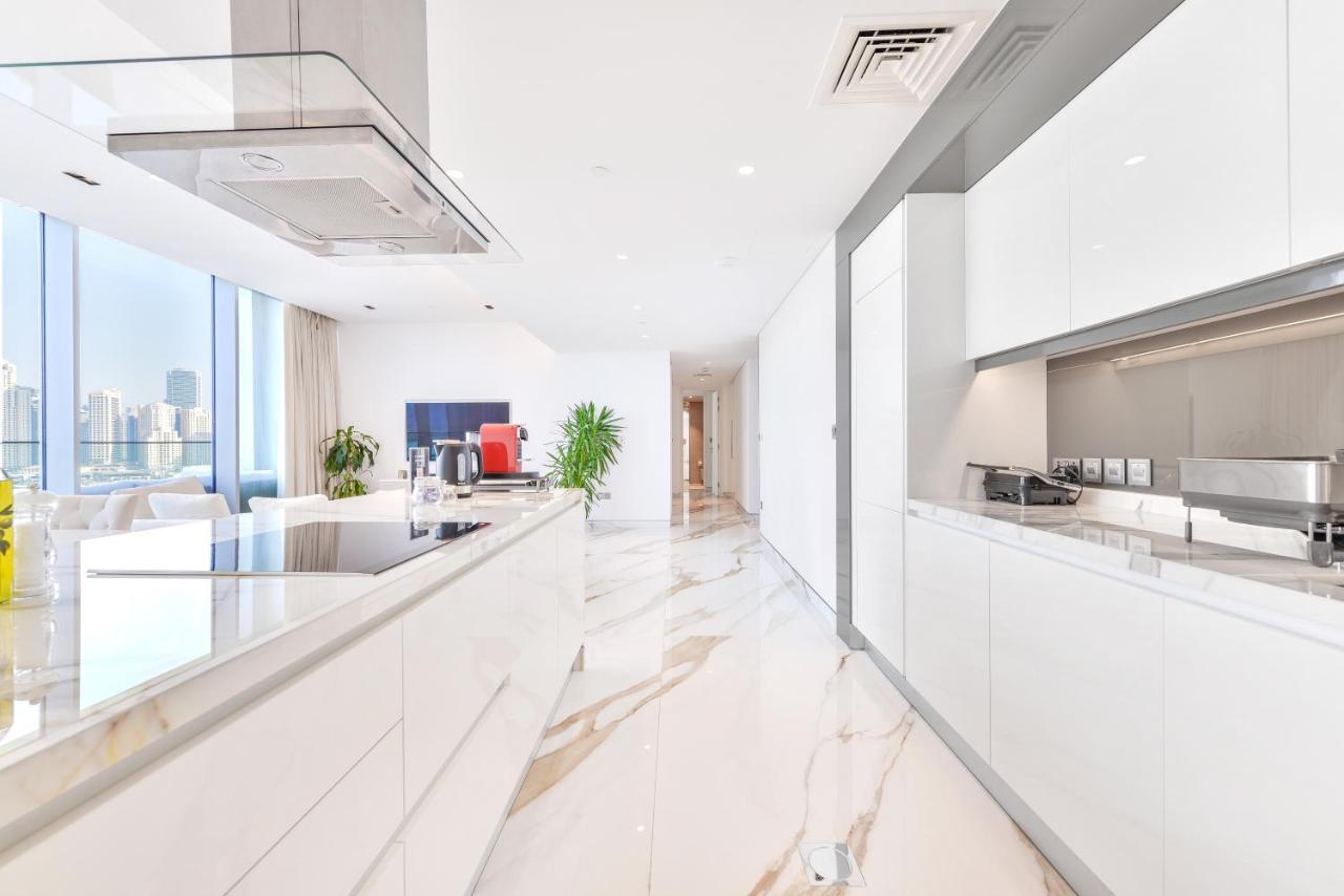 Lavish & Equipped Oceanfront 2 Bedroom Facing Ain * Dubai