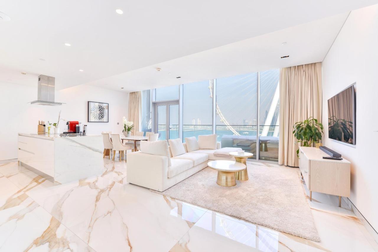 Lavish & Equipped Oceanfront 2 Bedroom Facing Ain * Dubai