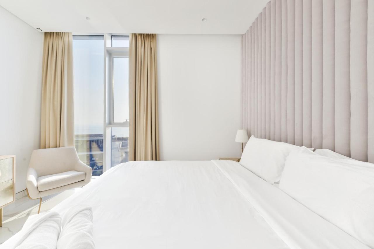 Luxe 3 Bedroom Oceanfront In The Heart Of Bluewaters Island Dubai