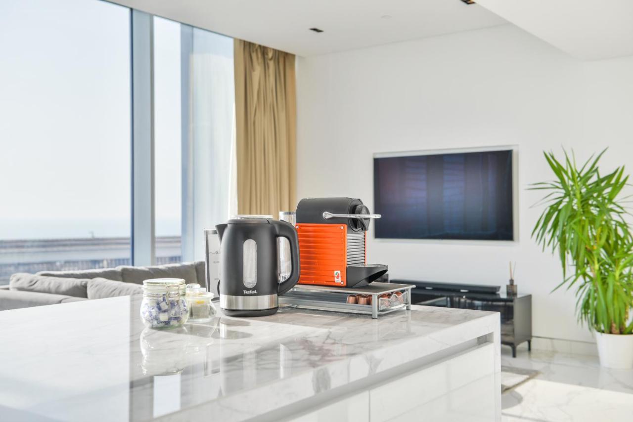 Apartment Luxe 3 Bedroom Oceanfront In The Heart Of Bluewaters Island