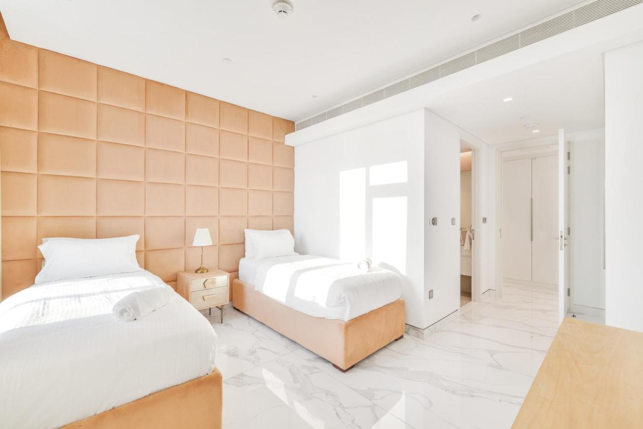 Luxe 3 Bedroom Oceanfront In The Heart Of Bluewaters Island Apartment *