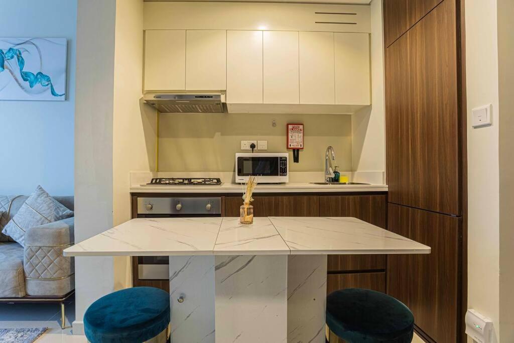 Apartment Turquoise - Downtown 1 Bedroom Business Bay - Canal View