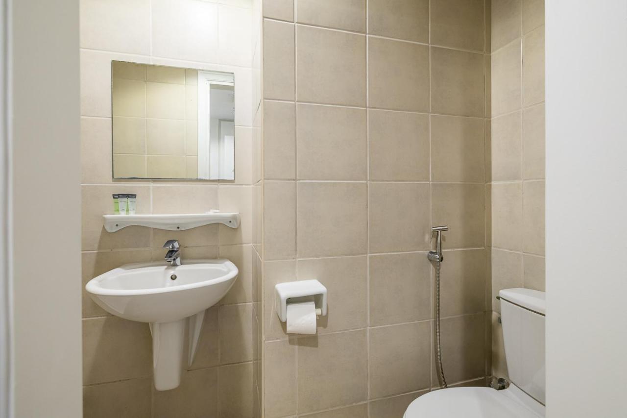 In Golden Mile With Access To Fairmont *