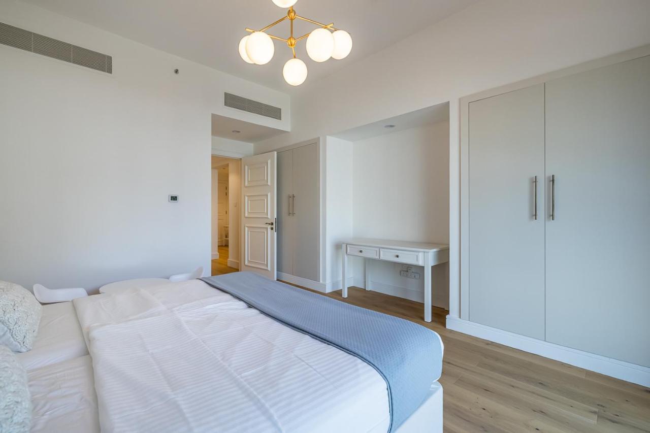 In Golden Mile With Access To Fairmont *