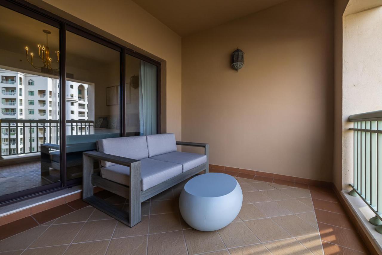 In Golden Mile With Access To Fairmont Apartment *