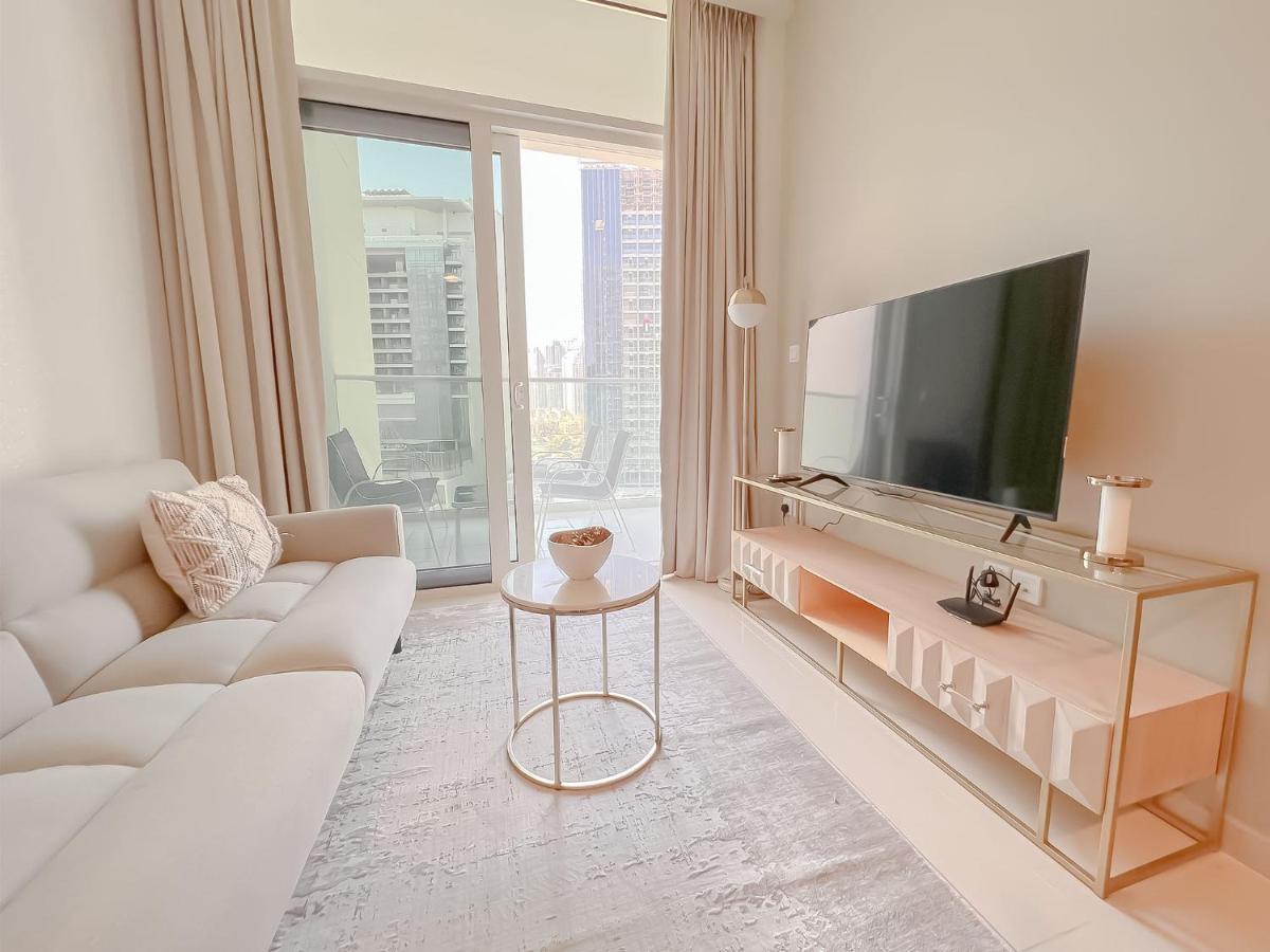Cosmos Living Business Bay Downtown Apartment