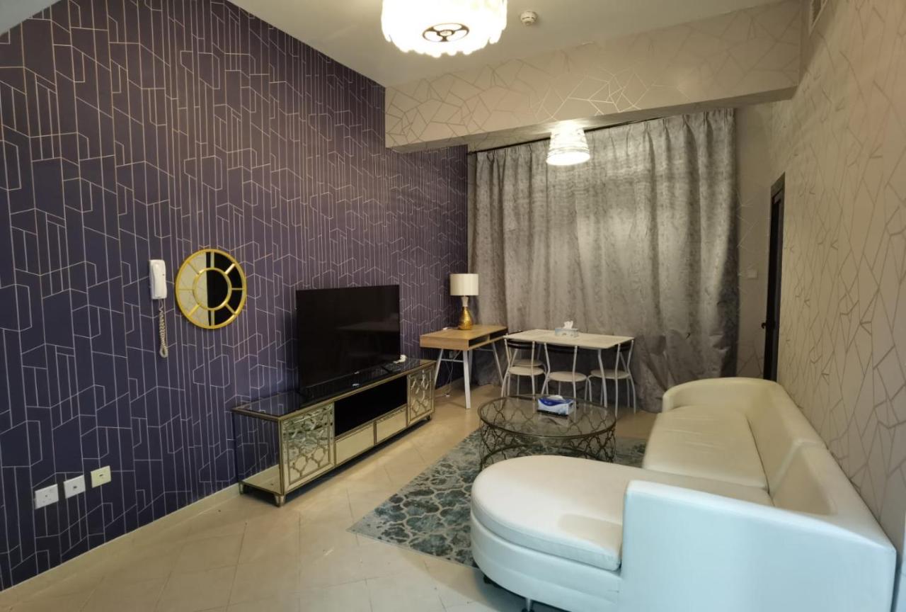 Apartment Freshlook 2 Bhk In Marina 707
