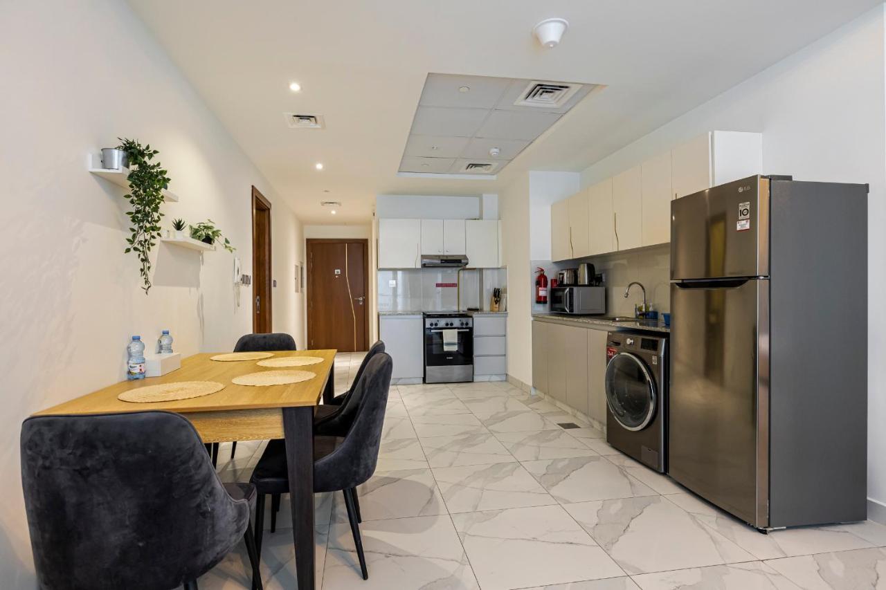 Unlock Waters Edge Apartment *