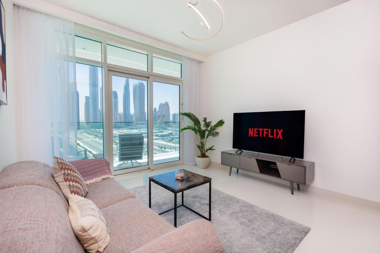 Vayk - Stunning Two Bedroom With Private Access Apartment *