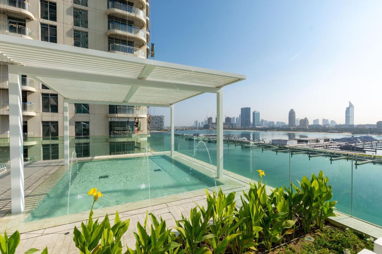 Vayk - Stunning Two Bedroom With Private Access * Dubai