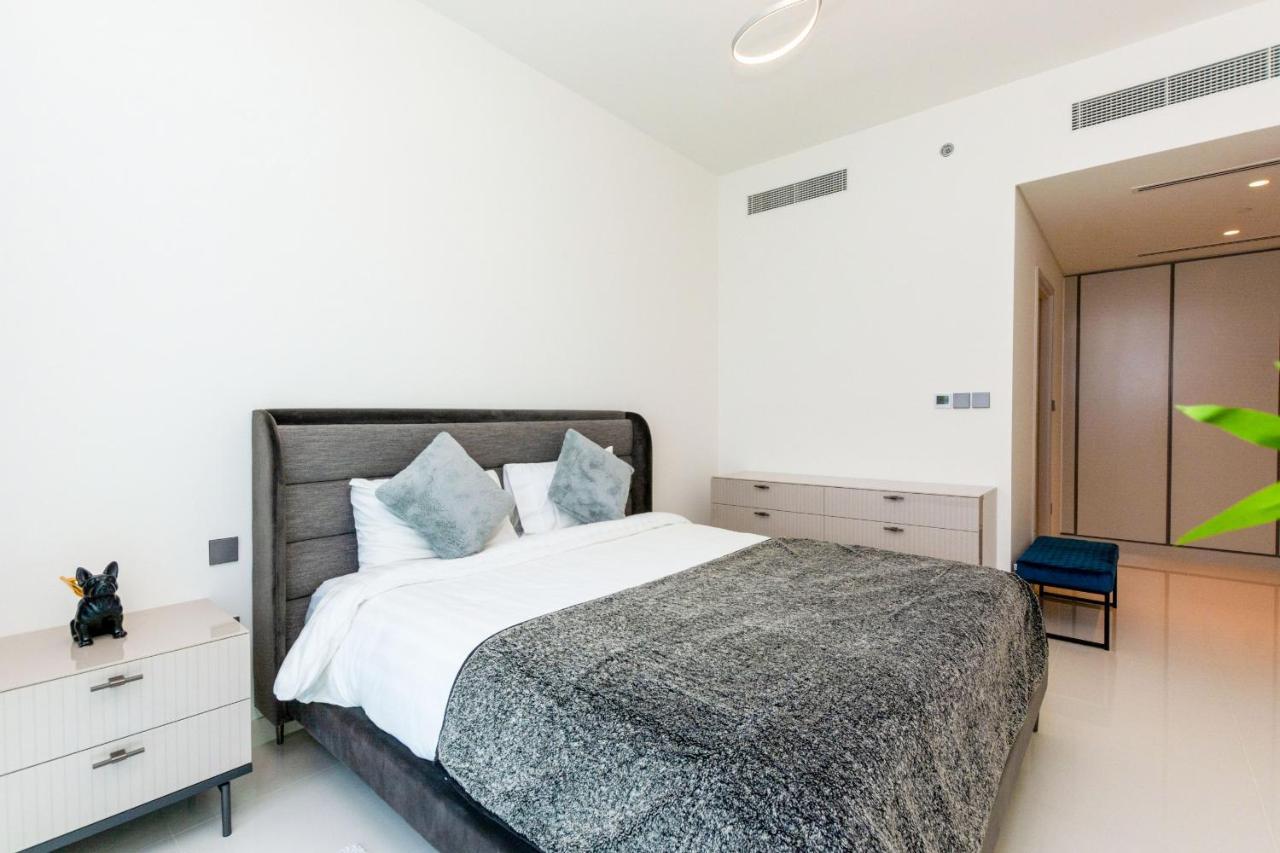 Vayk - Stunning Two Bedroom With Private Access Apartment