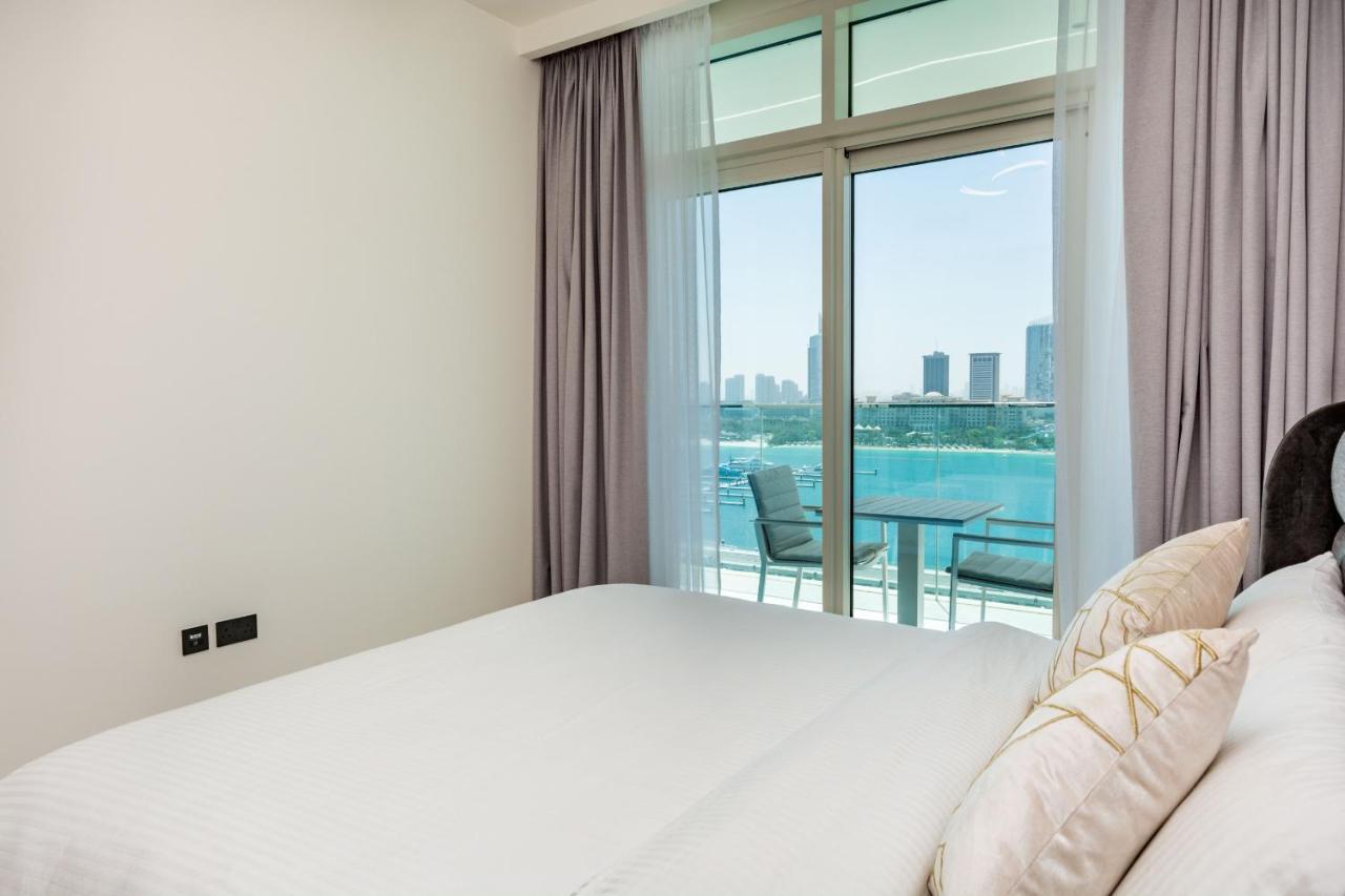 Vayk - Stunning Two Bedroom With Private Access Apartment Dubai
