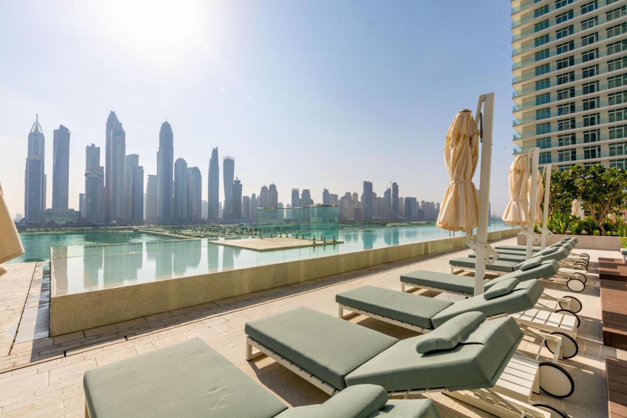 Vayk - Stunning Two Bedroom With Private Access *