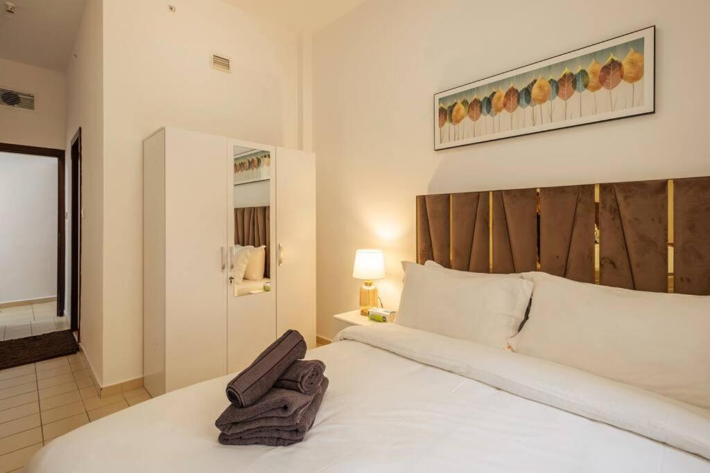 Leen Homes-jbr -spacious 4 Bedroom Guest house Dubai