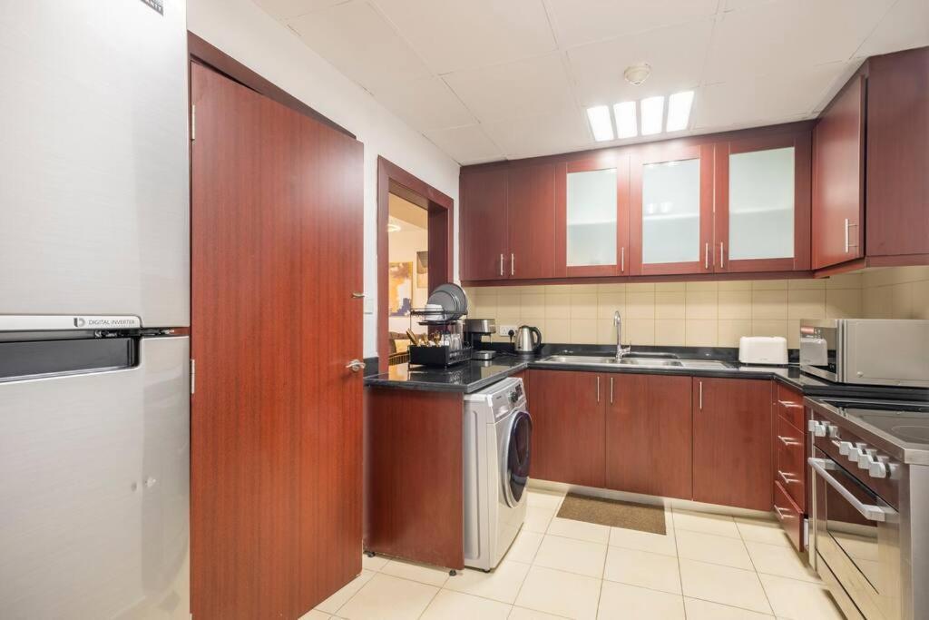 Leen Homes-jbr -spacious 4 Bedroom Guest house Dubai