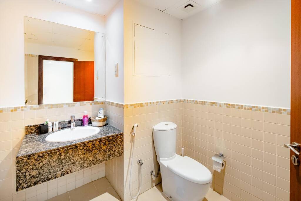 Leen Homes-jbr -spacious 4 Bedroom Guest house Dubai