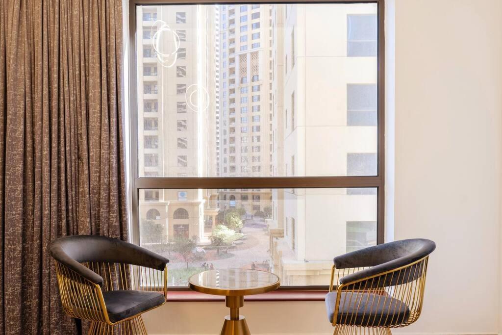 Leen Homes-jbr -spacious 4 Bedroom Guest house *
