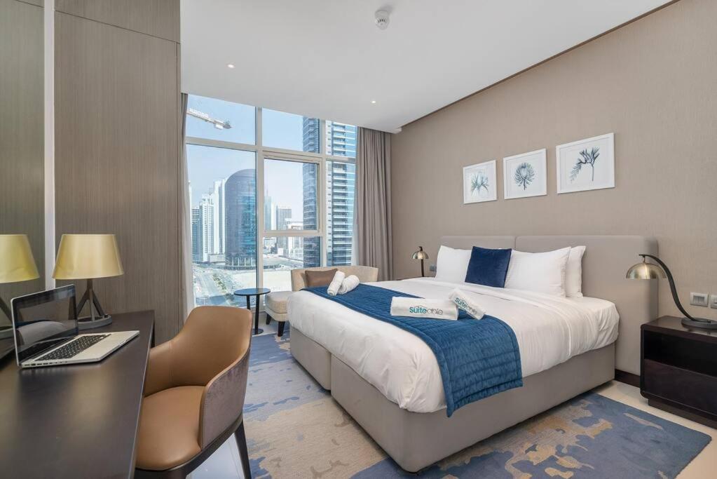Sophisticated Business Bay Canal View By Suiteable Apartment