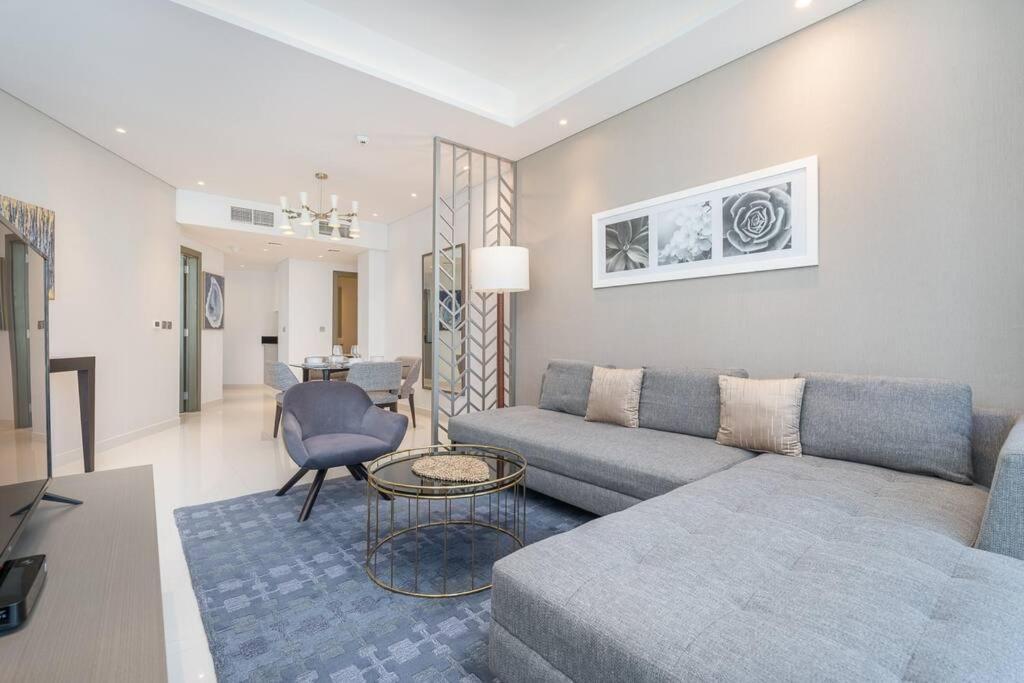 Sophisticated Business Bay Canal View By Suiteable Apartment