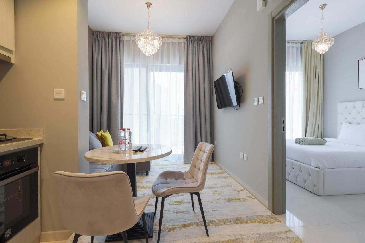 Business Bay 1 Bedroom With Canal View Apartment Dubai
