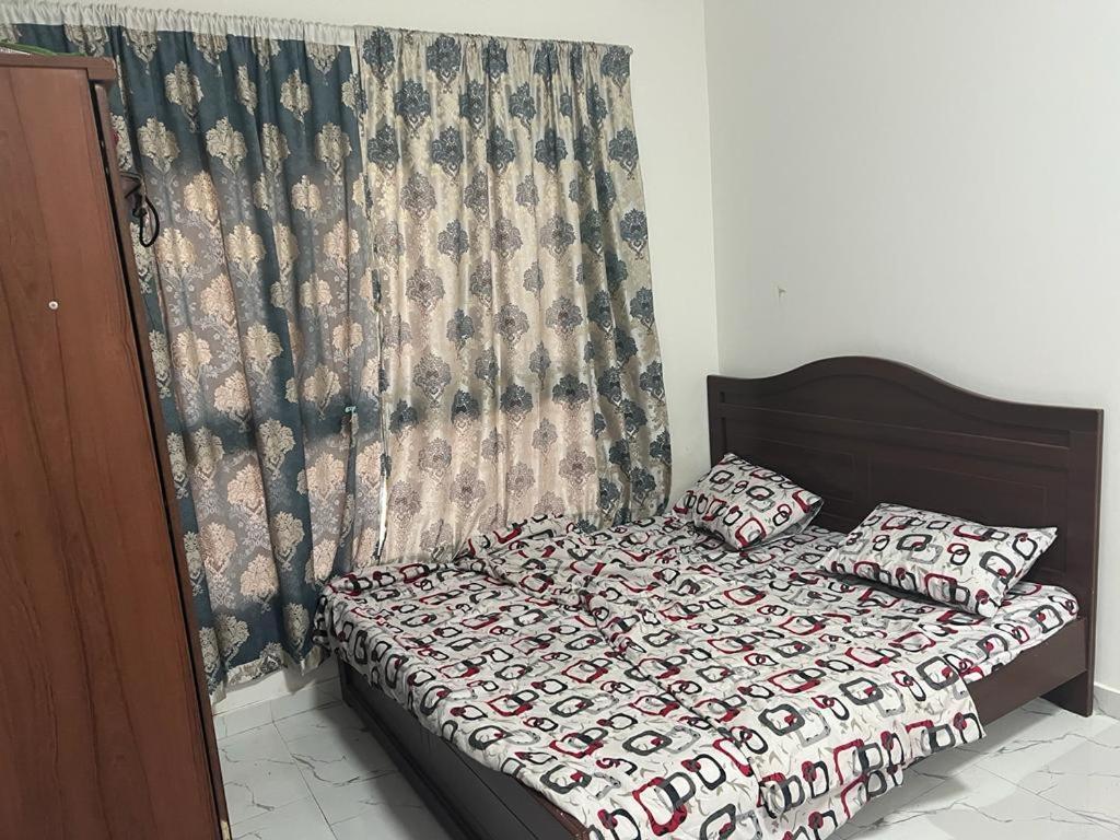 1 Bedroom Apartment *