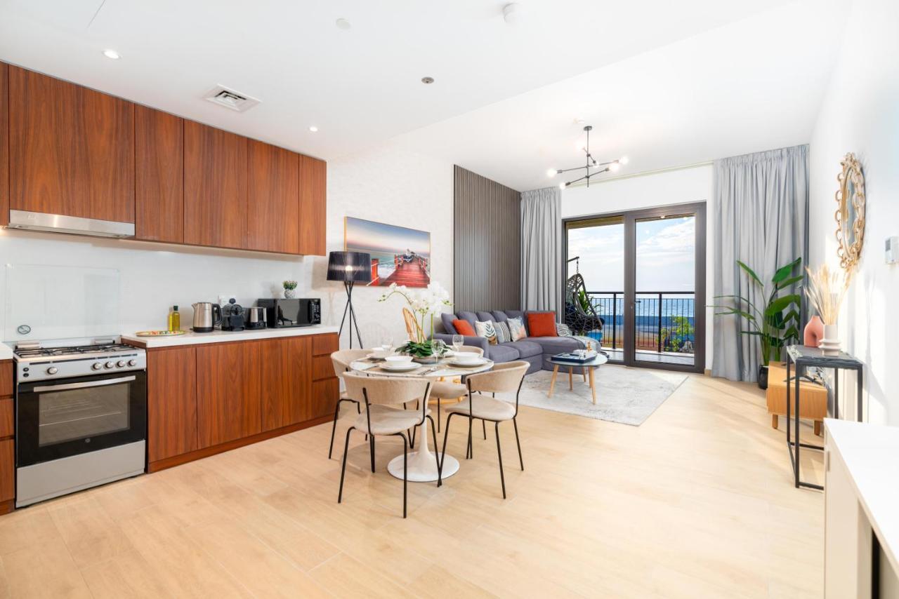 Ultimate With Big Terrace, Amazing Sunset, Perfect For 4 People Apartment *