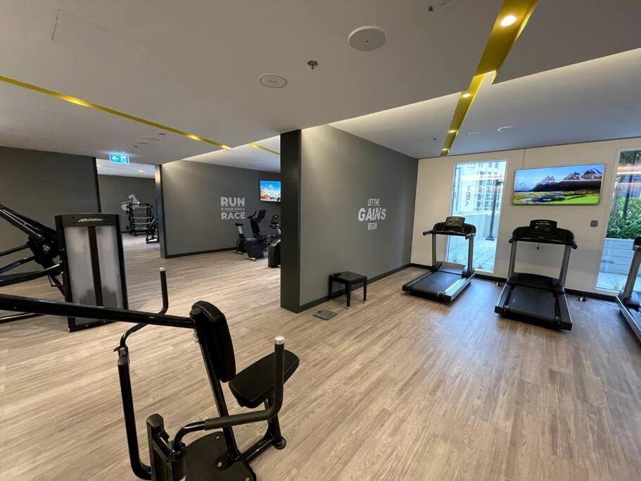 Spacious L Brand New L Great Amenities Apartment