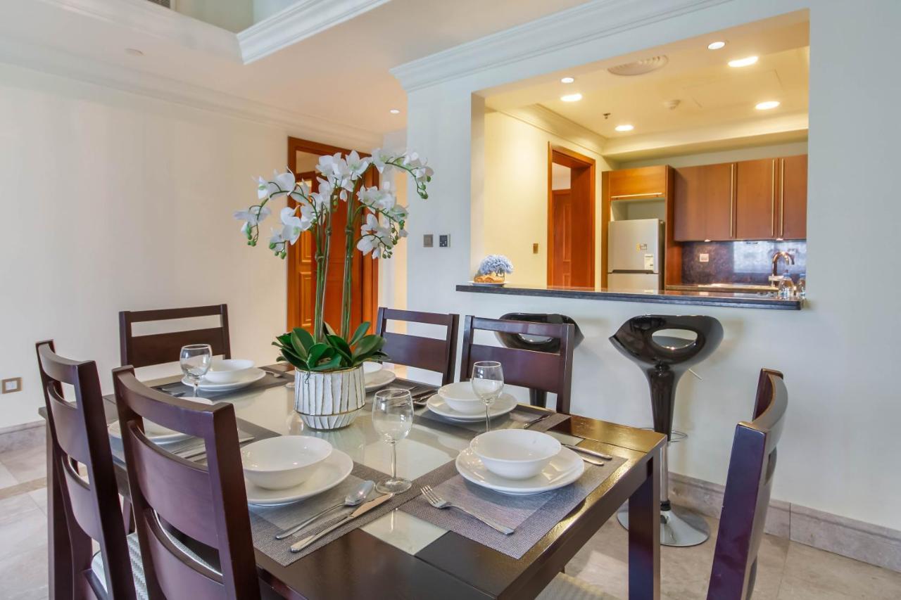 Bespoke Holiday Homes - Palm Jumeirah- 1 Bedroom Fairmont North Residence Apartment